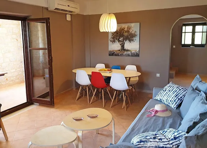 Anaroussa Diros Maisonette * Areopoli