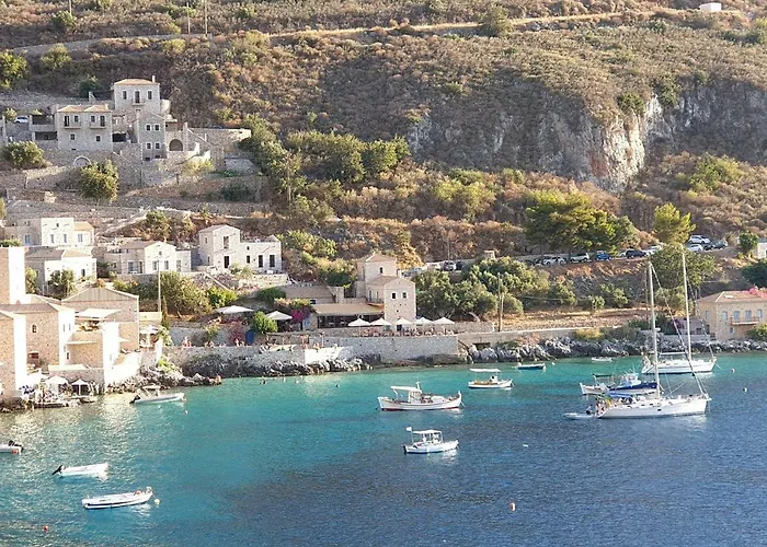 Сasa de vacaciones Anaroussa Diros Maisonette